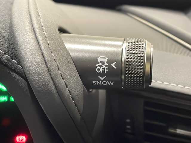 レクサス ＬＣ 500h Sパッケージ 新潟県 2018(平30)年 2.7万km グラファイトブラックガラスフレーク オプション装備/マークレビンソンリファレンスサラウンドサウンドシステム/カラーヘッドアップディスプレイ/標準装備/10.3インチワイドディスプレイ（フルセグTV、CD、DVD、Blu-ray、Miracast、Bluetooth、SD、USB、AUX）/バックカメラ/ETC2.0/ブラインドスポットモニター/プリクラッシュセーフティ/レーダークルーズコントロール/レーンキーピングアシスト/オートマチックハイビーム/CFRPルーフ、CFRPスカッフプレート/21インチ鍛造アルミホイール（ポリッシュ仕上げ＋ブラック塗装）/アクティブリヤウイング/ トルセンLSD/ギヤ比可変ステアリング［VGRS］/VDIM（アクティブステアリング統合制御付）/LDH（レクサス・ダイナミック・ハンドリングシステム）/アルカンターラルーフ/サンバイザー/ピラー・ルーフサイドガーニッシュ/パッケージトレイ/アルカンターラメーターフード/運転席・助手席アルカンターラ/本革スポーツシート（ベンチレーション・ヒーター付）＆後席アルカンターラシート/運転席・助手席8Wayパワーシート/クリアランスソナー/純正フロアマット