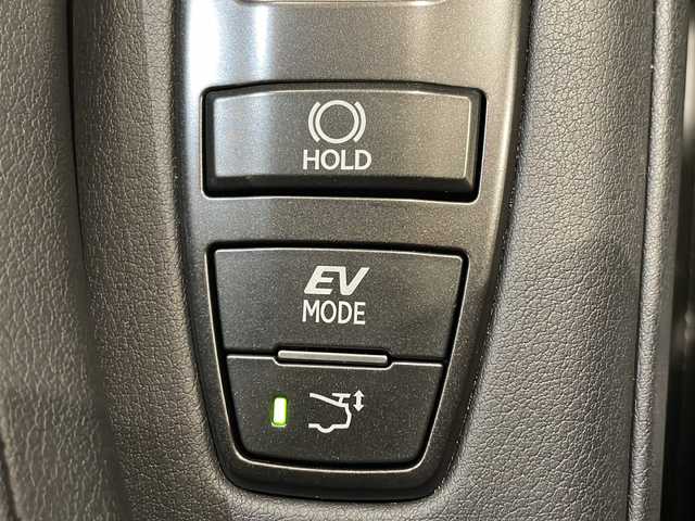 レクサス ＬＣ 500h Sパッケージ 新潟県 2018(平30)年 2.7万km グラファイトブラックガラスフレーク オプション装備/マークレビンソンリファレンスサラウンドサウンドシステム/カラーヘッドアップディスプレイ/標準装備/10.3インチワイドディスプレイ（フルセグTV、CD、DVD、Blu-ray、Miracast、Bluetooth、SD、USB、AUX）/バックカメラ/ETC2.0/ブラインドスポットモニター/プリクラッシュセーフティ/レーダークルーズコントロール/レーンキーピングアシスト/オートマチックハイビーム/CFRPルーフ、CFRPスカッフプレート/21インチ鍛造アルミホイール（ポリッシュ仕上げ＋ブラック塗装）/アクティブリヤウイング/ トルセンLSD/ギヤ比可変ステアリング［VGRS］/VDIM（アクティブステアリング統合制御付）/LDH（レクサス・ダイナミック・ハンドリングシステム）/アルカンターラルーフ/サンバイザー/ピラー・ルーフサイドガーニッシュ/パッケージトレイ/アルカンターラメーターフード/運転席・助手席アルカンターラ/本革スポーツシート（ベンチレーション・ヒーター付）＆後席アルカンターラシート/運転席・助手席8Wayパワーシート/クリアランスソナー/純正フロアマット