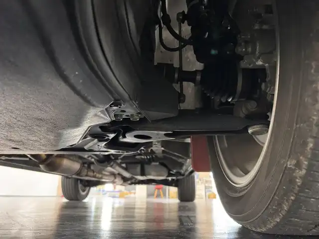 三菱 デリカＤ：５ ジャスパー 三重県 2020(令2)年 2.4万km アイガーグレーM/ダイヤモンドブラックマイカ ディーゼル・ターボ/フルタイム4WD/MTモード付インパネ8AT/純正 10.1インチナビ QY9000MC/（FM/AM/TV/Music Catcher/Bluetooth/CD/DVD/SD/USB/iPod/HDMI/AUX）/11.5インチ 純正 後席フリップダウンモニター［ALPINE製］/マルチアラウンドモニター/両側オートスライドドア/e-Assist/・衝突被害軽減ブレーキシステム/・車線逸脱警報システム/・レーダークルーズコントロールシステム/・オートハイビーム/・誤発進抑制機能（前進時）/・後側方車両検知警報システム（レーンチェンジアシスト機能付）［BSW/LCA］/・後退時交差車両検知警報システム［RCTA］/装備/・ハーフレザーシート/・パワーシート（D6way）/・左右独立オートエアコン/・後席クーラー＆ヒーター/・AC100V電源コンセント（100W）/・オートライト/・LED ヘッドランプ＋フロントフォグランプ/・パドルシフト/・純正18inAW/・プッシュスタート/・保/取/・スマートキーx2/など