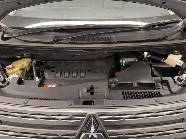 三菱 デリカＤ：５ ジャスパー 三重県 2020(令2)年 2.4万km アイガーグレーM/ダイヤモンドブラックマイカ ディーゼル・ターボ/フルタイム4WD/MTモード付インパネ8AT/純正 10.1インチナビ QY9000MC/（FM/AM/TV/Music Catcher/Bluetooth/CD/DVD/SD/USB/iPod/HDMI/AUX）/11.5インチ 純正 後席フリップダウンモニター［ALPINE製］/マルチアラウンドモニター/両側オートスライドドア/e-Assist/・衝突被害軽減ブレーキシステム/・車線逸脱警報システム/・レーダークルーズコントロールシステム/・オートハイビーム/・誤発進抑制機能（前進時）/・後側方車両検知警報システム（レーンチェンジアシスト機能付）［BSW/LCA］/・後退時交差車両検知警報システム［RCTA］/装備/・ハーフレザーシート/・パワーシート（D6way）/・左右独立オートエアコン/・後席クーラー＆ヒーター/・AC100V電源コンセント（100W）/・オートライト/・LED ヘッドランプ＋フロントフォグランプ/・パドルシフト/・純正18inAW/・プッシュスタート/・保/取/・スマートキーx2/など