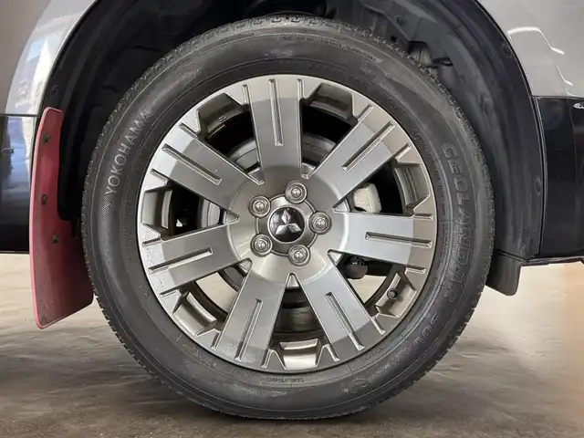 三菱 デリカＤ：５ ジャスパー 三重県 2020(令2)年 2.4万km アイガーグレーM/ダイヤモンドブラックマイカ ディーゼル・ターボ/フルタイム4WD/MTモード付インパネ8AT/純正 10.1インチナビ QY9000MC/（FM/AM/TV/Music Catcher/Bluetooth/CD/DVD/SD/USB/iPod/HDMI/AUX）/11.5インチ 純正 後席フリップダウンモニター［ALPINE製］/マルチアラウンドモニター/両側オートスライドドア/e-Assist/・衝突被害軽減ブレーキシステム/・車線逸脱警報システム/・レーダークルーズコントロールシステム/・オートハイビーム/・誤発進抑制機能（前進時）/・後側方車両検知警報システム（レーンチェンジアシスト機能付）［BSW/LCA］/・後退時交差車両検知警報システム［RCTA］/装備/・ハーフレザーシート/・パワーシート（D6way）/・左右独立オートエアコン/・後席クーラー＆ヒーター/・AC100V電源コンセント（100W）/・オートライト/・LED ヘッドランプ＋フロントフォグランプ/・パドルシフト/・純正18inAW/・プッシュスタート/・保/取/・スマートキーx2/など