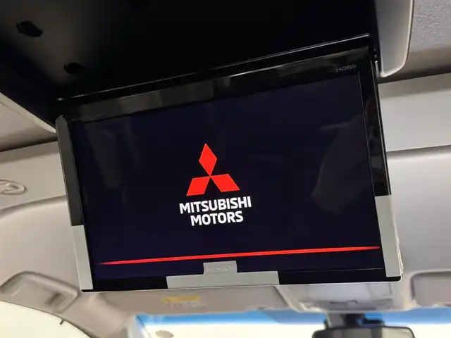 三菱 デリカＤ：５ ジャスパー 三重県 2020(令2)年 2.4万km アイガーグレーM/ダイヤモンドブラックマイカ ディーゼル・ターボ/フルタイム4WD/MTモード付インパネ8AT/純正 10.1インチナビ QY9000MC/（FM/AM/TV/Music Catcher/Bluetooth/CD/DVD/SD/USB/iPod/HDMI/AUX）/11.5インチ 純正 後席フリップダウンモニター［ALPINE製］/マルチアラウンドモニター/両側オートスライドドア/e-Assist/・衝突被害軽減ブレーキシステム/・車線逸脱警報システム/・レーダークルーズコントロールシステム/・オートハイビーム/・誤発進抑制機能（前進時）/・後側方車両検知警報システム（レーンチェンジアシスト機能付）［BSW/LCA］/・後退時交差車両検知警報システム［RCTA］/装備/・ハーフレザーシート/・パワーシート（D6way）/・左右独立オートエアコン/・後席クーラー＆ヒーター/・AC100V電源コンセント（100W）/・オートライト/・LED ヘッドランプ＋フロントフォグランプ/・パドルシフト/・純正18inAW/・プッシュスタート/・保/取/・スマートキーx2/など