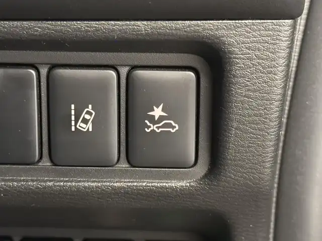 三菱 デリカＤ：５ ジャスパー 三重県 2020(令2)年 2.4万km アイガーグレーM/ダイヤモンドブラックマイカ ディーゼル・ターボ/フルタイム4WD/MTモード付インパネ8AT/純正 10.1インチナビ QY9000MC/（FM/AM/TV/Music Catcher/Bluetooth/CD/DVD/SD/USB/iPod/HDMI/AUX）/11.5インチ 純正 後席フリップダウンモニター［ALPINE製］/マルチアラウンドモニター/両側オートスライドドア/e-Assist/・衝突被害軽減ブレーキシステム/・車線逸脱警報システム/・レーダークルーズコントロールシステム/・オートハイビーム/・誤発進抑制機能（前進時）/・後側方車両検知警報システム（レーンチェンジアシスト機能付）［BSW/LCA］/・後退時交差車両検知警報システム［RCTA］/装備/・ハーフレザーシート/・パワーシート（D6way）/・左右独立オートエアコン/・後席クーラー＆ヒーター/・AC100V電源コンセント（100W）/・オートライト/・LED ヘッドランプ＋フロントフォグランプ/・パドルシフト/・純正18inAW/・プッシュスタート/・保/取/・スマートキーx2/など