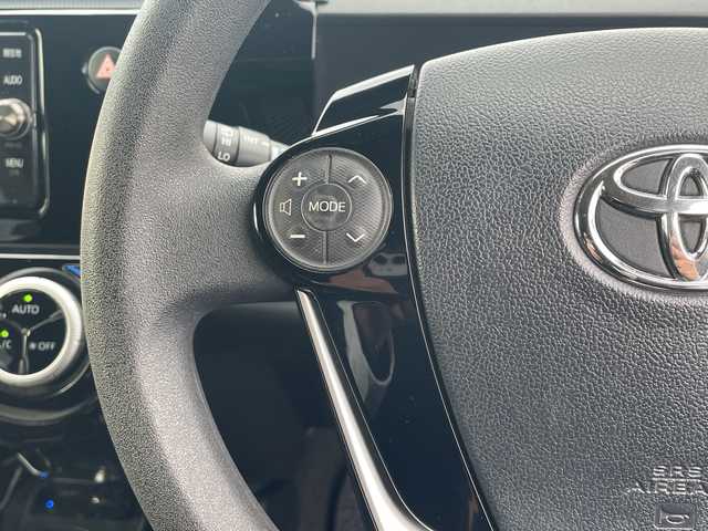 トヨタ アクア S 山口県 2017(平29)年 6.6万km ブラックマイカ 純正SDナビ/（AM/FM/CD/DVD/フルセグTV/Bluetooth接続）/バックカメラ/ドライブレコーダー（F/R）/純正フロアマット/ステアリングリモコンアダプター/レーダー探知機/ETC/アイドリングストップ/オートライト/スマートキー/エンジンスタートボタン/取扱説明書/車線逸脱警報