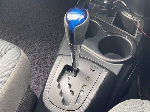 トヨタ アクア S 山口県 2017(平29)年 6.6万km ブラックマイカ 純正SDナビ/（AM/FM/CD/DVD/フルセグTV/Bluetooth接続）/バックカメラ/ドライブレコーダー（F/R）/純正フロアマット/ステアリングリモコンアダプター/レーダー探知機/ETC/アイドリングストップ/オートライト/スマートキー/エンジンスタートボタン/取扱説明書/車線逸脱警報