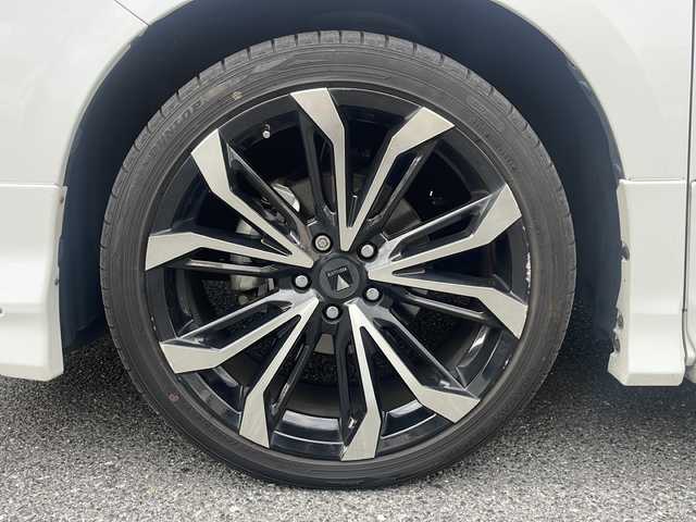 トヨタ アルファードハイブリット エグゼクティブ ラウンジ S 広島県 2019(令1)年 4.7万km ホワイトパールクリスタルシャイン /登録時走行距離/　　　　　　　46213キロ/4WD/メーカーナビ/パノラミックビューモニター/地デジ/JBLサウンドシステム/黒革シート/エアシート/PCS/純正フリップダウンモニター/モデリスタAW/nano/ビルトインETC/新車時整備手帳/　　【保証書】/取扱説明書/