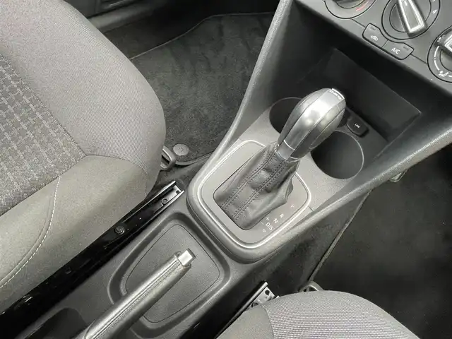 フォルクスワーゲン ポロ TSIコンフォートライン 石川県 2015(平27)年 6.1万km 白 社外ナビ(carrozzeria)/フルセグTV/CD/DVD/SD/ETC/USB入力端子/純正フロアマット/アイドリングストップ/リモコンキー/純正15インチアルミホイール