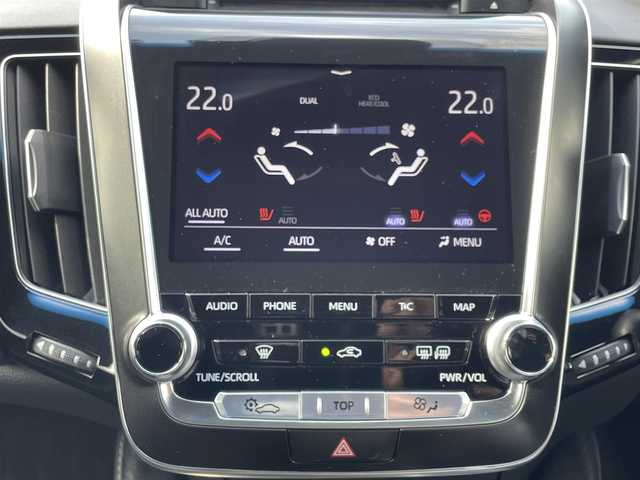 トヨタ クラウン ハイブリッド RS 島根県 2018(平30)年 4.7万km ホワイトパールクリスタルシャイン モデリスタエアロ /純正ナビ/CD/DVD/DTV/Bluetooth/パノラミックビューモニター/レーダークルーズコントロール/クリアランスソナー /BSM/LEDオートライト/オートマチックハイビーム /パワーシート/シートヒーター /ステアリングヒーター/ステアリングスイッチ/ドライブレコーダー/ビルトインETC/純正フロアマット/ドアバイザー/スマートキー/スペアキー /プッシュスタート