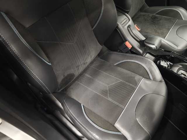 プジョー ２００８ クロスシティ 群馬県 2020(令2)年 2.7万km 白 バックカメラ/バックカメラ/アップルCarPlay/シートヒーター/Bluetooth/Android auto/リモコンキー/クルーズコントロール/16インチAW/パークアシスト/アイドリングストップ
