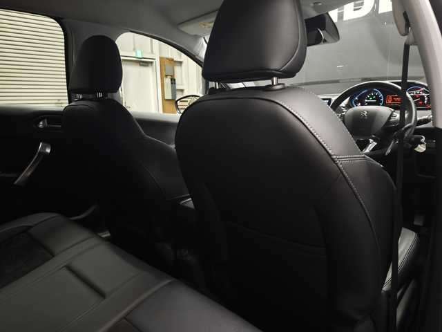 プジョー ２００８ クロスシティ 群馬県 2020(令2)年 2.7万km 白 バックカメラ/バックカメラ/アップルCarPlay/シートヒーター/Bluetooth/Android auto/リモコンキー/クルーズコントロール/16インチAW/パークアシスト/アイドリングストップ