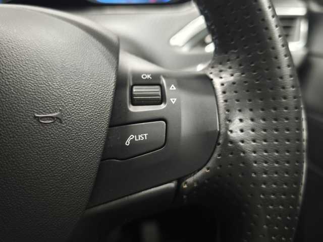 プジョー ２００８ クロスシティ 群馬県 2020(令2)年 2.7万km 白 バックカメラ/バックカメラ/アップルCarPlay/シートヒーター/Bluetooth/Android auto/リモコンキー/クルーズコントロール/16インチAW/パークアシスト/アイドリングストップ