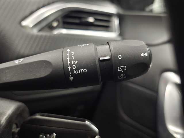 プジョー ２００８ クロスシティ 群馬県 2020(令2)年 2.7万km 白 バックカメラ/バックカメラ/アップルCarPlay/シートヒーター/Bluetooth/Android auto/リモコンキー/クルーズコントロール/16インチAW/パークアシスト/アイドリングストップ