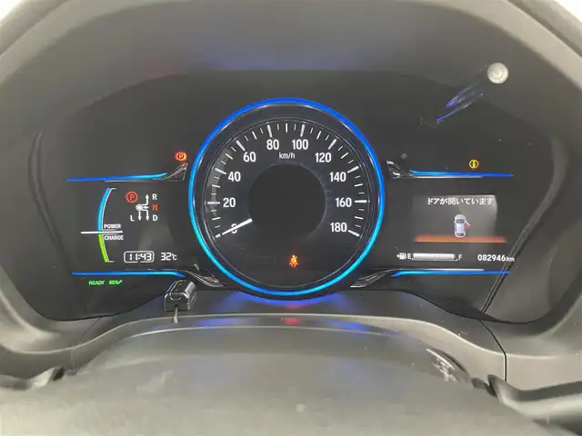 ホンダ ヴェゼル ハイブリッド Z 福岡県 2016(平28)年 8.3万km ホワイトオーキッドパール 純正７型ナビ（ＢＴ，フルセグＴＶ）　/バックカメラ　/ＥＴＣ　/前方ドライブレコーダー　/クルーズコントロール　/シティブレーキアクティブシステム　/ＥＣＯＮ　/パドルシフト　/ハーフレザーシート　/純正１７インチＡＷ