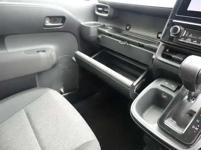トヨタ シエンタ G 群馬県 2023(令5)年 2.6万km ホワイトパールクリスタルシャイン Toyota Safety Sense/・プリクラッシュセーフティ/・レーンディパーチャーアラート/・オートハイビーム/・レーダークルーズコントロール/・ブラインドスポットモニター/両側パワースライドドア/ディスプレイオーディオ/【Bluetooth接続】/バックカメラ/ETC/LEDヘッドライト/クリアランスソナー/サイド/カーテンエアバッグ/スマートキー