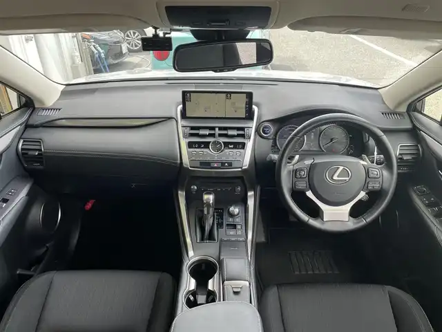 レクサス ＮＸ 300h 東京都 2018(平30)年 3.5万km ソニッククォーツ 純正ナビ/バックモニター/プリクラッシュセーフティ/レーンディパーチャー/レーダークルーズコントロール/シートヒーター/ＥＴＣ/ドライブレコーダー/パワーシート/電動リアゲート/スマートキー