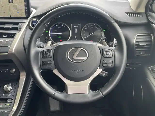 レクサス ＮＸ 300h 東京都 2018(平30)年 3.5万km ソニッククォーツ 純正ナビ/バックモニター/プリクラッシュセーフティ/レーンディパーチャー/レーダークルーズコントロール/シートヒーター/ＥＴＣ/ドライブレコーダー/パワーシート/電動リアゲート/スマートキー