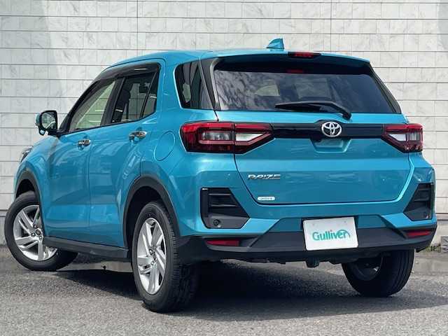 トヨタ ライズ G 大分県 2022(令4)年 1.3万km ターコイズブルーマイカメタリック 社外メモリーナビ(CH-HE01WD)/【フルセグTV/Bluetooth/DVD/CD/SD/AMFMラジオ】/外部端子接続：USB（フロント1個/リア2個）/ドライブレコーダー前後録画(ZDR016)/LEDヘッドライト/スマートアシスト/・衝突回避支援ブレーキ/・衝突警報機能/・車線逸脱警報機能/・車線逸脱抑制制御機能/・ブレーキ制御付誤発進抑制機能(前後)/・先行車発進お知らせ機能/・オートハイビーム/・コーナーセンサー(前後各2個)/・標識認識機能/プッシュスタート/スマートキー2本/ヘッドライトリベライザー/電動格納ミラー/ウィンカーミラー/純正ドアバイザー/純正フロアマット/保証書/取扱説明書