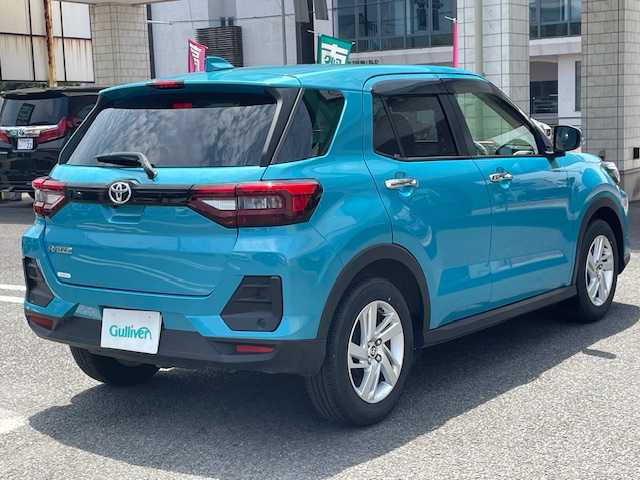 トヨタ ライズ G 大分県 2022(令4)年 1.3万km ターコイズブルーマイカメタリック 社外メモリーナビ(CH-HE01WD)/【フルセグTV/Bluetooth/DVD/CD/SD/AMFMラジオ】/外部端子接続：USB（フロント1個/リア2個）/ドライブレコーダー前後録画(ZDR016)/LEDヘッドライト/スマートアシスト/・衝突回避支援ブレーキ/・衝突警報機能/・車線逸脱警報機能/・車線逸脱抑制制御機能/・ブレーキ制御付誤発進抑制機能(前後)/・先行車発進お知らせ機能/・オートハイビーム/・コーナーセンサー(前後各2個)/・標識認識機能/プッシュスタート/スマートキー2本/ヘッドライトリベライザー/電動格納ミラー/ウィンカーミラー/純正ドアバイザー/純正フロアマット/保証書/取扱説明書