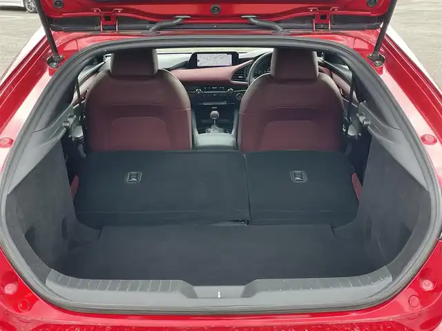マツダ マツダ３ファストバック X バーガンディセレクション 道央・札幌 2019(令1)年 4.6万km ソウルレッドクリスタルM ４WD/サンルーフ/AutoExe車高調/（純正品積み込み）/AutoExeシフトノブ/（純正品積み込み）/BOSEプレミアムサウンドシステム/純正メーカーナビ/CD/DVD/BT/フルセグ/衝突被害軽減ブレーキ/横滑り防止装置/レーダークルーズコントロール/クリアランスソナー/アラウンドビューモニター/ビルトインETC/ドライブレコーダー/アイドリングストップ/SPORTMODE/D席パワーシート/D席メモリーシート/前席シートヒーター/レザーシート/革巻きステアリング/ステアリングリモコン/パドルシフト/ハンドルヒーター/電動パーキング/ブレーキホールド/MTモード付AT/レーダー探知機/プッシュスタート/スマートキー/LEDヘッドライト/オートライト/オートハイビーム/電動格納ミラー/ウィンカーミラー/純正フロアマット/ドアバイザー/純正AW付冬タイヤ積込/215/45/R18/2021年/山4mm