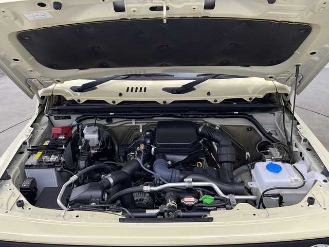 スズキ ジムニー XL 新潟県 2022(令4)年 3.5万km シフォンアイボリーM スマートキー/社外メモリナビ(AVIC-RL512)/フルセグTV/バックカメラ/ETC/純正ゴムフロアマット/革調シートカバー/社外リアラダー/スペアキー/ターボ