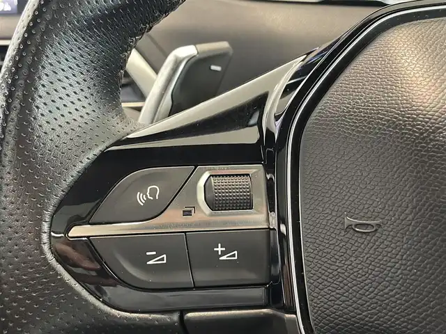 プジョー ３００８ GT ブルー HDi 愛知県 2018(平30)年 5.5万km パールⅡ ファーストクラスＰＫＧ　/パノラミックＳ／Ｒ　/ハーフレザー　/シートヒーター/ランバーサポート　/純正ＯＰナビ　/フルセグＴＶ　/Ｂｌｕｅｔｏｏｔｈ　/ミラーリンク　/ＡＣＣ/ＬＫＡ　/ＬＤＷ　/ＢＳＭ　/ＬＥＤ　/ＥＴＣ/パワーバックドア/プッシュスタート/アイドリングストップ/ウィンカーミラー