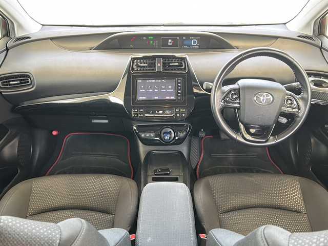 トヨタ プリウス S 愛媛県 2019(令1)年 10.2万km エモーショナルレッドⅡ ワンオーナー/純正SDナビ(NSZT-W68T)/・フルセグTV/・Bluetooth接続/・CD/DVD再生/・AM/FM/バックカメラ/ビルトインETC/ToyotaSafetySense/・プリクラッシュセーフティ/・レーンディパーチャーアラート/・レーダークルーズコントロール/・オートマチックハイビーム/・レーンキーピングアシスト/・コーナーセンサー/先行車発進アラート/横滑り防止装置/前後ドライブレコーダー/純正15インチアルミホイール/スマートキー/スペアキー