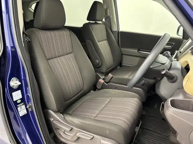 ホンダ フリード G ホンダセンシング 埼玉県 2017(平29)年 4.8万km コバルトブルーパール 社外ナビ　AVIC-RZ09/(Bluetooth/HDMI/USB/AUX/ipod/CD/DVD/AM/FM)/地デジフルセグ/バックカメラ/前方ドライブレコーダー/ETC/Honda SENSING/・アダプティブ・クルーズ・コントロール/・衝突軽減ブレーキ/・歩行者事故低減ステアリング/・路外逸脱抑制機能/・先行車発進お知らせ機能/・標識認識機能/アイドリングストップ/両側パワースライドドア/ウィンカーミラー/純正フロアマット/純正ドアバイザー
