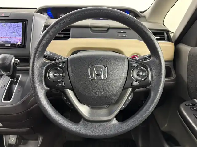 ホンダ フリード G ホンダセンシング 埼玉県 2017(平29)年 4.8万km コバルトブルーパール 社外ナビ　AVIC-RZ09/(Bluetooth/HDMI/USB/AUX/ipod/CD/DVD/AM/FM)/地デジフルセグ/バックカメラ/前方ドライブレコーダー/ETC/Honda SENSING/・アダプティブ・クルーズ・コントロール/・衝突軽減ブレーキ/・歩行者事故低減ステアリング/・路外逸脱抑制機能/・先行車発進お知らせ機能/・標識認識機能/アイドリングストップ/両側パワースライドドア/ウィンカーミラー/純正フロアマット/純正ドアバイザー