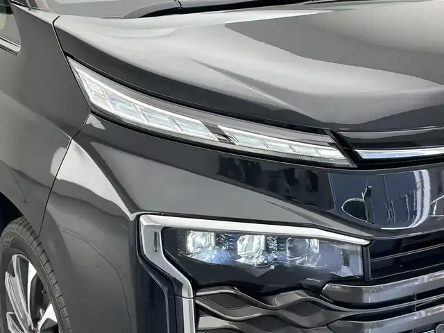 トヨタ ヴォクシー ハイブリッド S－Z 愛知県 2022(令4)年 3.3万km グリッターブラックガラスフレーク 純正１０．５型ＤＡナビＴＶ　ＤＶＤデッキ　快適利便Ｈｉｇｈ　セーフティセンス　衝突軽減　追従クルコン　三眼ＬＥＤオートライト　シートヒーター　前後ドラレコ　ＡＣ１００Ｖ電源　パワーバックドア　ハーフレザー　オットマン　HDMIポート　ETC２．０　前後ドラレコ　禁煙車