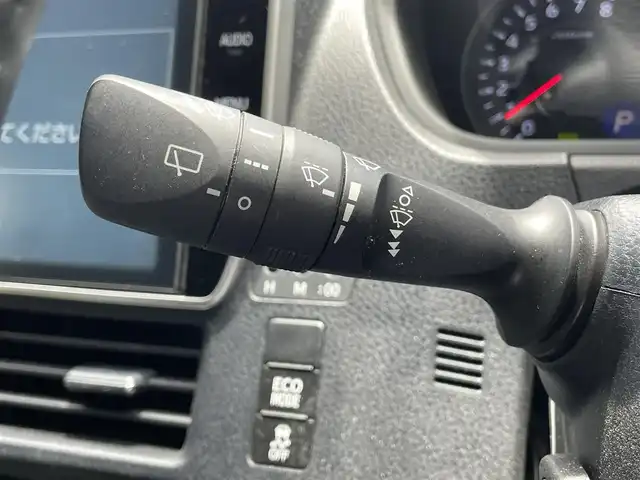トヨタ ノア Si ダブルバイビー 滋賀県 2018(平30)年 6.3万km ブラック 禁煙車/純正10型ナビ/CD/DVD/Bluetooth/SD/フルセグTV/バックカメラ/フリップダウンモニター/ETC/両側パワースライドドア/クルーズコントロール/トヨタセーフティセンス/レーンキープアシスト/ドライブレコーダー/ハーフレザーシート/純正アルミホイール/アイドリングストップ/LEDヘッドライト/オートハイビーム