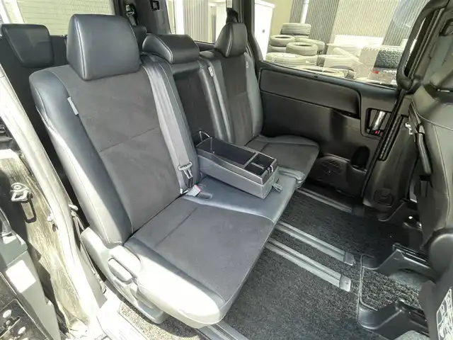 トヨタ ノア Si ダブルバイビー 滋賀県 2018(平30)年 6.3万km ブラック 禁煙車/純正10型ナビ/CD/DVD/Bluetooth/SD/フルセグTV/バックカメラ/フリップダウンモニター/ETC/両側パワースライドドア/クルーズコントロール/トヨタセーフティセンス/レーンキープアシスト/ドライブレコーダー/ハーフレザーシート/純正アルミホイール/アイドリングストップ/LEDヘッドライト/オートハイビーム