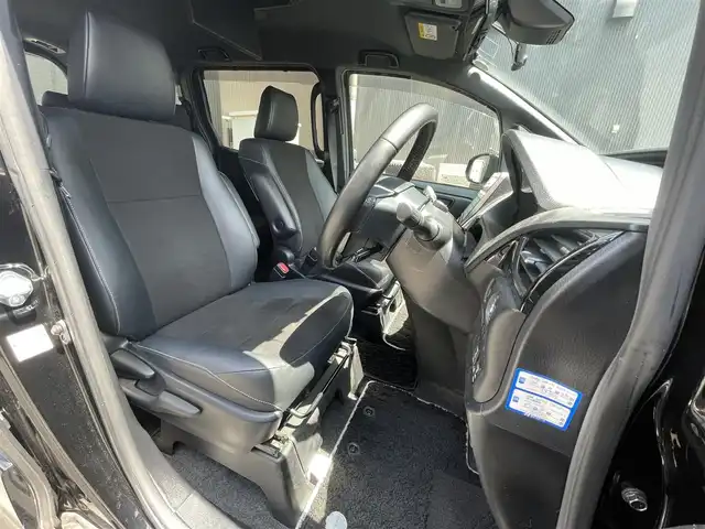 トヨタ ノア Si ダブルバイビー 滋賀県 2018(平30)年 6.3万km ブラック 禁煙車/純正10型ナビ/CD/DVD/Bluetooth/SD/フルセグTV/バックカメラ/フリップダウンモニター/ETC/両側パワースライドドア/クルーズコントロール/トヨタセーフティセンス/レーンキープアシスト/ドライブレコーダー/ハーフレザーシート/純正アルミホイール/アイドリングストップ/LEDヘッドライト/オートハイビーム