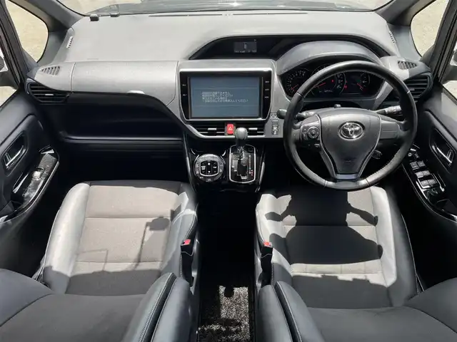 トヨタ ノア Si ダブルバイビー 滋賀県 2018(平30)年 6.3万km ブラック 禁煙車/純正10型ナビ/CD/DVD/Bluetooth/SD/フルセグTV/バックカメラ/フリップダウンモニター/ETC/両側パワースライドドア/クルーズコントロール/トヨタセーフティセンス/レーンキープアシスト/ドライブレコーダー/ハーフレザーシート/純正アルミホイール/アイドリングストップ/LEDヘッドライト/オートハイビーム