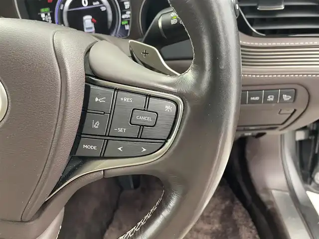 レクサス ＬＳ 500h Iパッケージ 愛知県 2017(平29)年 4.8万km マンガンラスター 三眼LEDヘッドライト/純正ナビ（フルセグ、CD、DVD、Bluetooth）/全方位カメラ/デジタルインナーミラー/BSM/シートヒーター、エアシート（D+N）/ハンドルヒーター/HUD/本革シート/パワーシート/パワーバックドア/ACC/衝突軽減ブレーキ/レーンキープアシスト/コーナーセンサー/オートハイビーム/オートライト/スマートキー/パドルシフト/フォグライト/純正19インチAW/純正フロアマット/横滑り防止装置