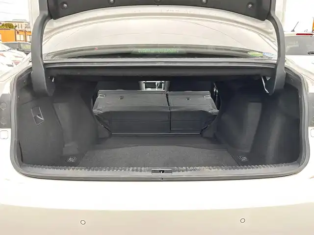 レクサス ＩＳ 300h バージョンL 宮城県 2015(平27)年 13.1万km ホワイトパールクリスタルシャイン クリアランスソナー/バックソナー/＝＝＝/純正ナビ/フルセグTV/Bluetooth/CD/DVD/SD/AM/FM/AUX/USB/バックカメラ/フロントコーナーカメラ/フロントドライブレコーダー/ビルトインETC/クルーズコントロール/LEDヘッドランプ/LEDフォグランプ/オートライト/レザーシート/シートヒーター/ベンチレーション/本革巻きステアリング/ステアリングスイッチ/ステアリングヒーター/パドルシフト/電動格納ドアミラー/ドアミラーウインカー/純正フロアマット/プッシュエンジンスタート/スマートキー