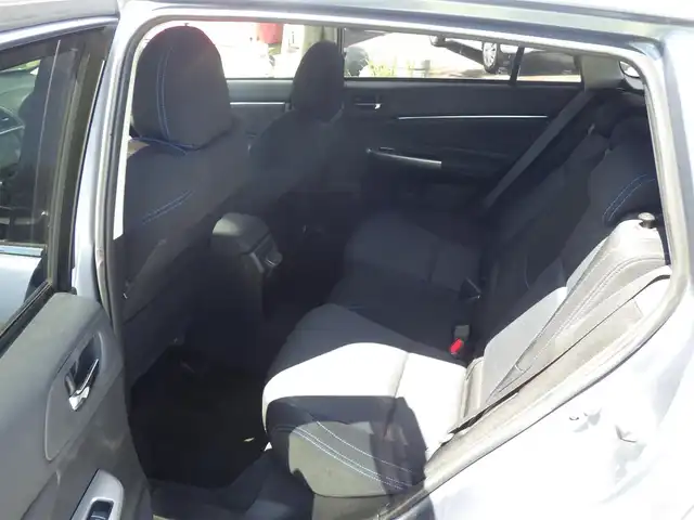 スバル レヴォーグ 1．6GT－S アイサイト 千葉県 2015(平27)年 5.1万km スティールブルーグレーM アイサイト/純正ダイヤトーンサウンドナビ/【DVD/CD再生機能　Bluetooth接続】/バックカメラ/革巻きステアリング/パドルシフト/ETC/LEDヘッドライト/フォグライト/ウインカーミラー/純正18インチアルミホイル/サイド/カーテンエアバッグ/スマートキー
