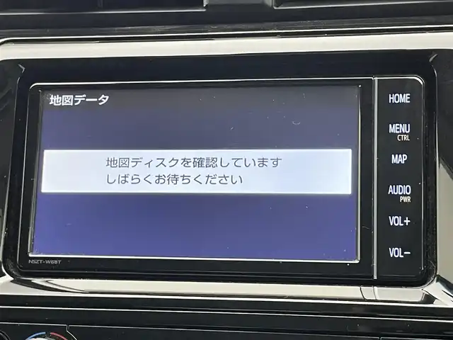 トヨタ カムリ WS 愛知県 2019(平31)年 6.8万km プラチナホワイトパールマイカ 純正ナビ　バックカメラ　ブラインドスポットモニター　レーダークルーズコントロール　パワーシート　ＥＴＣ　純正アルミホイール　ハーフレザーシート　LEDヘッドライト　オートライト 純正フロアマット 禁煙