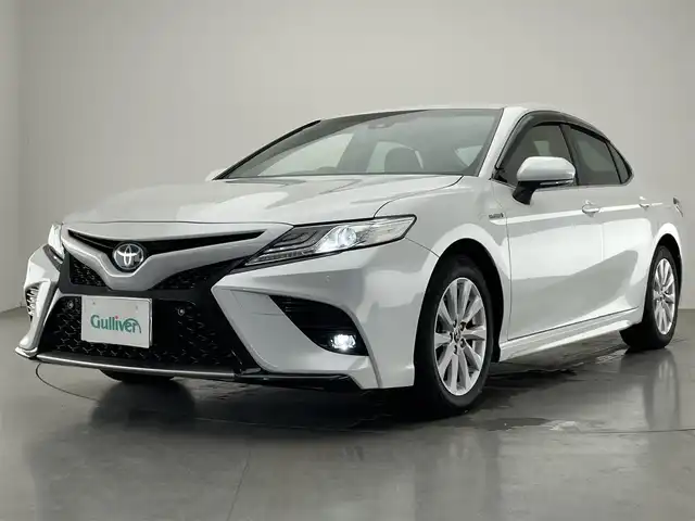 トヨタ カムリ WS 愛知県 2019(平31)年 6.8万km プラチナホワイトパールマイカ 純正ナビ　バックカメラ　ブラインドスポットモニター　レーダークルーズコントロール　パワーシート　ＥＴＣ　純正アルミホイール　ハーフレザーシート　LEDヘッドライト　オートライト 純正フロアマット 禁煙