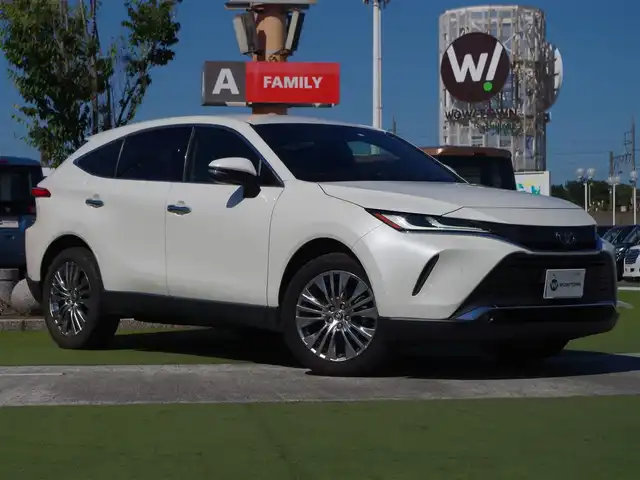 トヨタ ハリアー Z レザーパッケージ 千葉県 2020(令2)年 5.1万km ホワイトパールクリスタルシャイン Toyota Safety Sense/・プリクラッシュセーフティ/・レーンディパーチャーアラート/・オートハイビーム/・レーダークルーズコントロール/・ブラインドスポットモニター/ヘッドアップディスプレイ/パワーバックドア/ブラックレザーシート/前席パワーシート/エアシート/シートヒーター/純正コネクティッドナビ/地デジTV/【Bluetooth接続】/パノラミックビューモニター/ドライブレコーダー/置くだけ充電/革巻きステアリング/ステアリングヒーター/ステアリングスイッチ/ETC（2.0）/LEDヘッドライト/フォグライト/ウインカーミラー/クリアランスソナー/純正19インチアルミホイル/サイド/カーテンエアバッグ/スマートキー