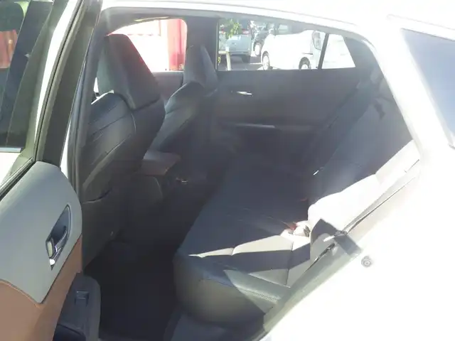 トヨタ ハリアー Z レザーパッケージ 千葉県 2020(令2)年 5.1万km ホワイトパールクリスタルシャイン Toyota Safety Sense/・プリクラッシュセーフティ/・レーンディパーチャーアラート/・オートハイビーム/・レーダークルーズコントロール/・ブラインドスポットモニター/ヘッドアップディスプレイ/パワーバックドア/ブラックレザーシート/前席パワーシート/エアシート/シートヒーター/純正コネクティッドナビ/地デジTV/【Bluetooth接続】/パノラミックビューモニター/ドライブレコーダー/置くだけ充電/革巻きステアリング/ステアリングヒーター/ステアリングスイッチ/ETC（2.0）/LEDヘッドライト/フォグライト/ウインカーミラー/クリアランスソナー/純正19インチアルミホイル/サイド/カーテンエアバッグ/スマートキー