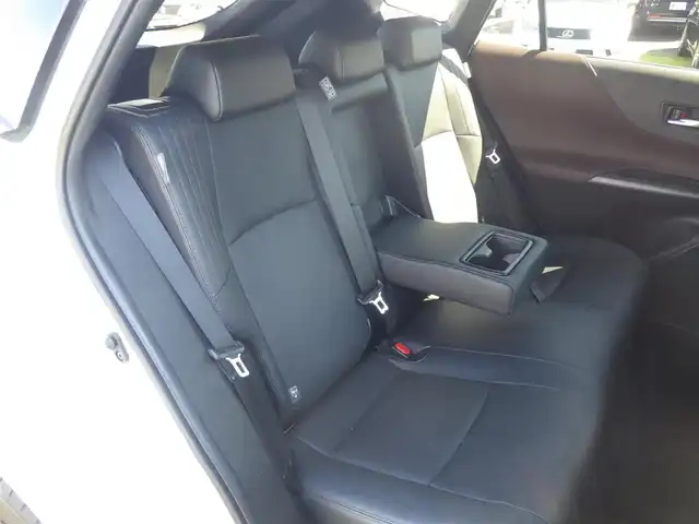 トヨタ ハリアー Z レザーパッケージ 千葉県 2020(令2)年 5.1万km ホワイトパールクリスタルシャイン Toyota Safety Sense/・プリクラッシュセーフティ/・レーンディパーチャーアラート/・オートハイビーム/・レーダークルーズコントロール/・ブラインドスポットモニター/ヘッドアップディスプレイ/パワーバックドア/ブラックレザーシート/前席パワーシート/エアシート/シートヒーター/純正コネクティッドナビ/地デジTV/【Bluetooth接続】/パノラミックビューモニター/ドライブレコーダー/置くだけ充電/革巻きステアリング/ステアリングヒーター/ステアリングスイッチ/ETC（2.0）/LEDヘッドライト/フォグライト/ウインカーミラー/クリアランスソナー/純正19インチアルミホイル/サイド/カーテンエアバッグ/スマートキー