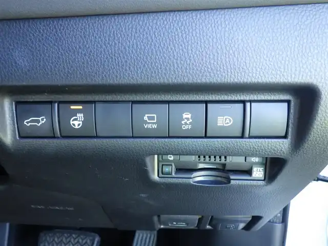 トヨタ ハリアー Z レザーパッケージ 千葉県 2020(令2)年 5.1万km ホワイトパールクリスタルシャイン Toyota Safety Sense/・プリクラッシュセーフティ/・レーンディパーチャーアラート/・オートハイビーム/・レーダークルーズコントロール/・ブラインドスポットモニター/ヘッドアップディスプレイ/パワーバックドア/ブラックレザーシート/前席パワーシート/エアシート/シートヒーター/純正コネクティッドナビ/地デジTV/【Bluetooth接続】/パノラミックビューモニター/ドライブレコーダー/置くだけ充電/革巻きステアリング/ステアリングヒーター/ステアリングスイッチ/ETC（2.0）/LEDヘッドライト/フォグライト/ウインカーミラー/クリアランスソナー/純正19インチアルミホイル/サイド/カーテンエアバッグ/スマートキー