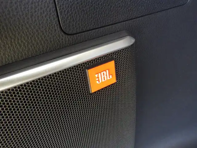 トヨタ ハリアー Z レザーパッケージ 千葉県 2020(令2)年 5.1万km ホワイトパールクリスタルシャイン Toyota Safety Sense/・プリクラッシュセーフティ/・レーンディパーチャーアラート/・オートハイビーム/・レーダークルーズコントロール/・ブラインドスポットモニター/ヘッドアップディスプレイ/パワーバックドア/ブラックレザーシート/前席パワーシート/エアシート/シートヒーター/純正コネクティッドナビ/地デジTV/【Bluetooth接続】/パノラミックビューモニター/ドライブレコーダー/置くだけ充電/革巻きステアリング/ステアリングヒーター/ステアリングスイッチ/ETC（2.0）/LEDヘッドライト/フォグライト/ウインカーミラー/クリアランスソナー/純正19インチアルミホイル/サイド/カーテンエアバッグ/スマートキー