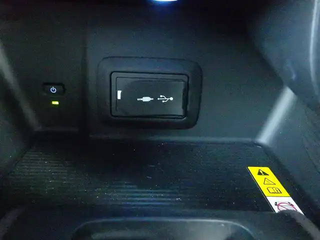 トヨタ ハリアー Z レザーパッケージ 千葉県 2020(令2)年 5.1万km ホワイトパールクリスタルシャイン Toyota Safety Sense/・プリクラッシュセーフティ/・レーンディパーチャーアラート/・オートハイビーム/・レーダークルーズコントロール/・ブラインドスポットモニター/ヘッドアップディスプレイ/パワーバックドア/ブラックレザーシート/前席パワーシート/エアシート/シートヒーター/純正コネクティッドナビ/地デジTV/【Bluetooth接続】/パノラミックビューモニター/ドライブレコーダー/置くだけ充電/革巻きステアリング/ステアリングヒーター/ステアリングスイッチ/ETC（2.0）/LEDヘッドライト/フォグライト/ウインカーミラー/クリアランスソナー/純正19インチアルミホイル/サイド/カーテンエアバッグ/スマートキー
