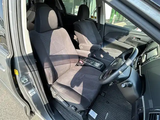 トヨタ エスティマ アエラス 兵庫県 2012(平24)年 5.6万km アイスチタニウムマイカメタリック 純正ナビ（Bluetooth/フルセグTV/DVD再生）/ETC/バックカメラ/クルーズコントロール/三列シート/二列目オットマン/前方ドライブレコーダー/両側パワースライドドア/フォグランプ/ISOFIX/ステアリングリモコン/ドアバイザー
