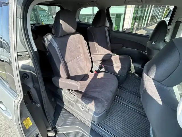 トヨタ エスティマ アエラス 兵庫県 2012(平24)年 5.6万km アイスチタニウムマイカメタリック 純正ナビ（Bluetooth/フルセグTV/DVD再生）/ETC/バックカメラ/クルーズコントロール/三列シート/二列目オットマン/前方ドライブレコーダー/両側パワースライドドア/フォグランプ/ISOFIX/ステアリングリモコン/ドアバイザー