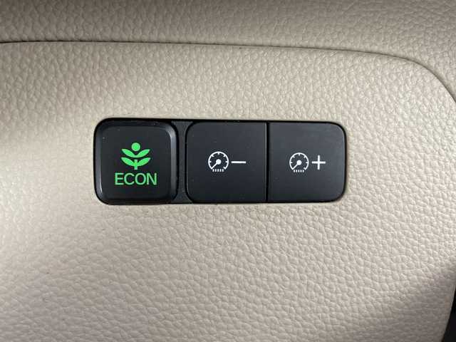 ホンダ Ｎ ＢＯＸ G 道央・札幌 2019(平31)年 5.8万km クリスタルブラックパール ・4WD/・純正オーディオ/・CD/AUX/・両側スライドドア/・運転席＆助手席シートヒーター/・LEDヘッドライト/・スマートキー/プッシュスタート/・横滑り防止装置/盗難防止装置/・ABS/・Wエアバック
