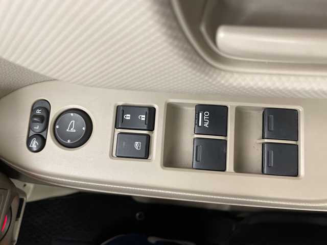 ホンダ Ｎ ＢＯＸ G 道央・札幌 2019(平31)年 5.8万km クリスタルブラックパール ・4WD/・純正オーディオ/・CD/AUX/・両側スライドドア/・運転席＆助手席シートヒーター/・LEDヘッドライト/・スマートキー/プッシュスタート/・横滑り防止装置/盗難防止装置/・ABS/・Wエアバック