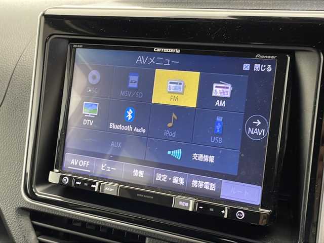 トヨタ ヴォクシー ZS 煌Ⅲ 千葉県 2021(令3)年 4.6万km ホワイトパールクリスタルシャイン 社外メモリーナビ/フルセグTV/Bluetooth/CD/DVD/USB/社外フリップダウンモニター/バックカメラ/ビルトインETC/トヨタセーフティセンス/両側パワースライドドア/ハーフレザーシート/ISOFIX/クルーズコントロール/レーンキープアシスト/衝突被害軽減ブレーキ/オートマチックハイビーム/コーナーセンサー/スマートキー/プッシュスタート/アイドリングストップ/パーキングアシスト/横滑り防止装置/LEDヘッドライト