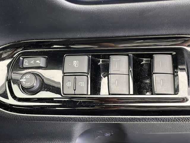 トヨタ ヴォクシー ZS 煌Ⅲ 千葉県 2021(令3)年 4.6万km ホワイトパールクリスタルシャイン 社外メモリーナビ/フルセグTV/Bluetooth/CD/DVD/USB/社外フリップダウンモニター/バックカメラ/ビルトインETC/トヨタセーフティセンス/両側パワースライドドア/ハーフレザーシート/ISOFIX/クルーズコントロール/レーンキープアシスト/衝突被害軽減ブレーキ/オートマチックハイビーム/コーナーセンサー/スマートキー/プッシュスタート/アイドリングストップ/パーキングアシスト/横滑り防止装置/LEDヘッドライト